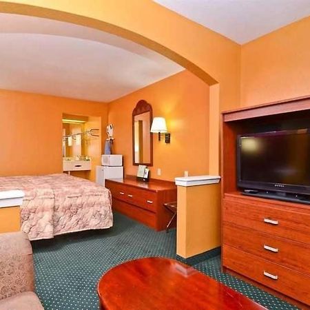 Pine Point Inn & Suites Smithville Zewnętrze zdjęcie