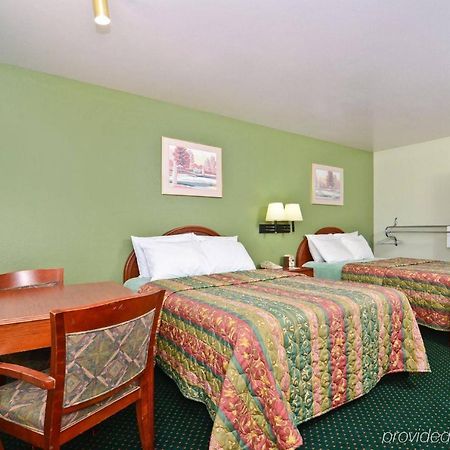 Pine Point Inn & Suites Smithville Zewnętrze zdjęcie