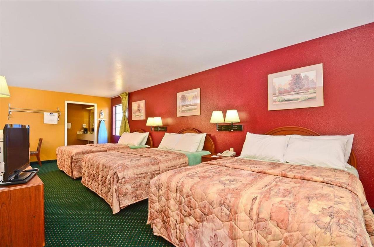 Pine Point Inn & Suites Smithville Zewnętrze zdjęcie