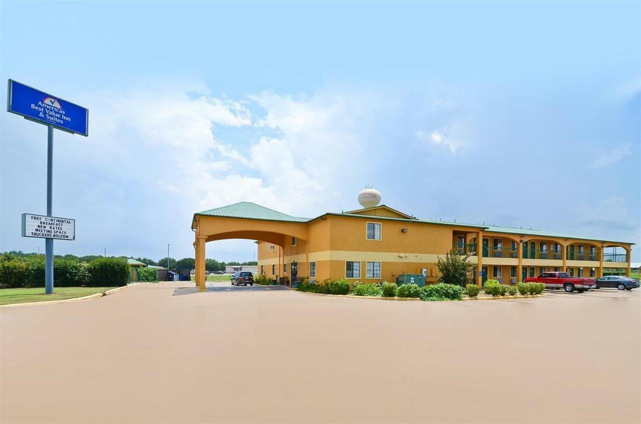 Pine Point Inn & Suites Smithville Zewnętrze zdjęcie