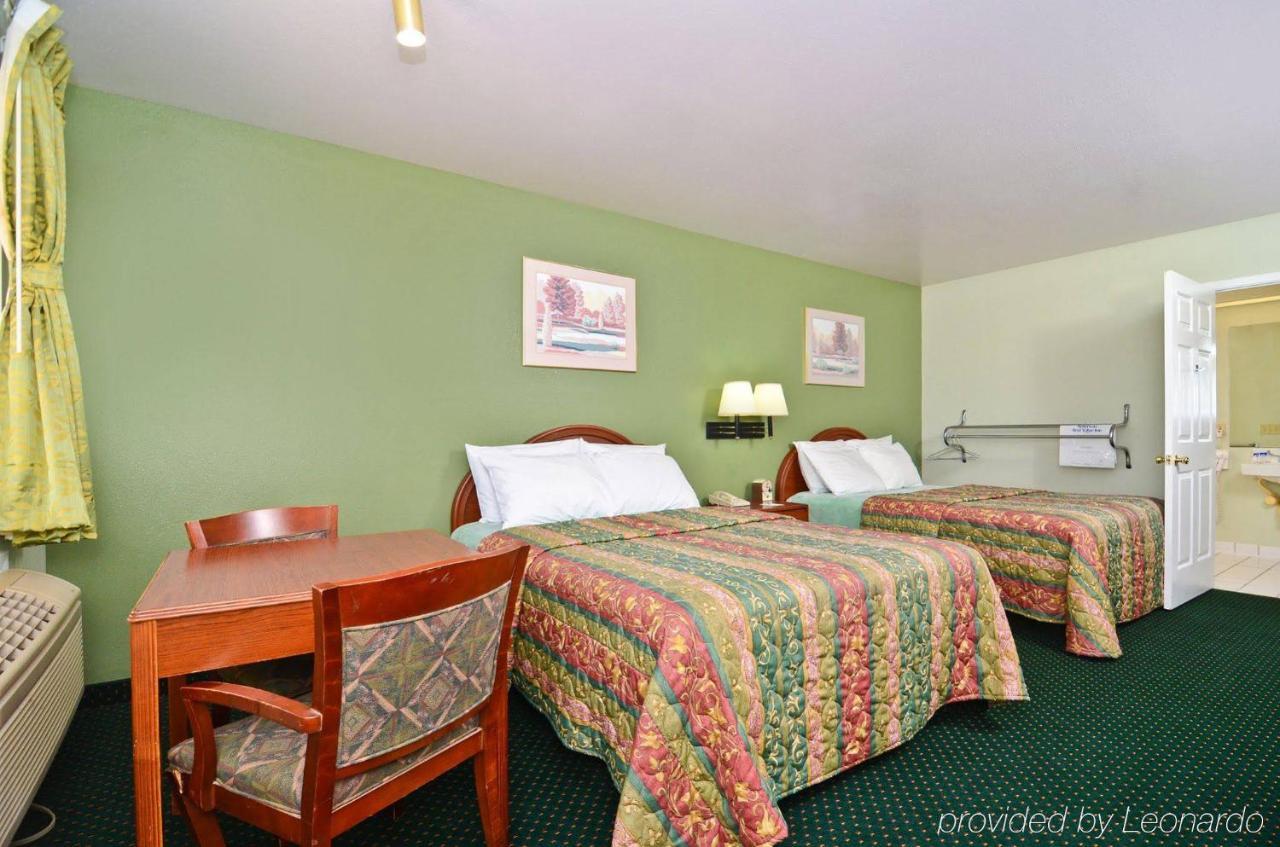 Pine Point Inn & Suites Smithville Zewnętrze zdjęcie